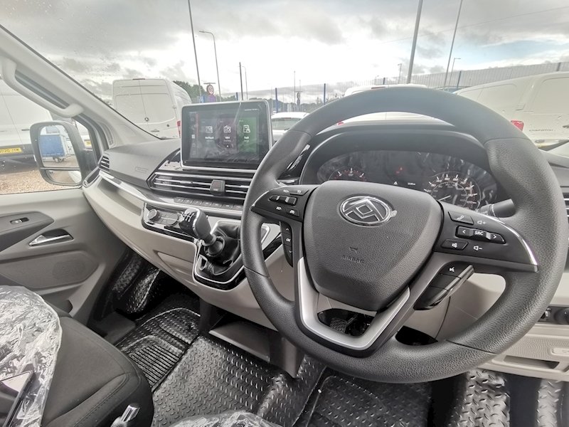 Maxus Deliver 9 Interior